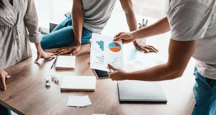 Como Escolher um CRM: O Que Você Deve Considerar?