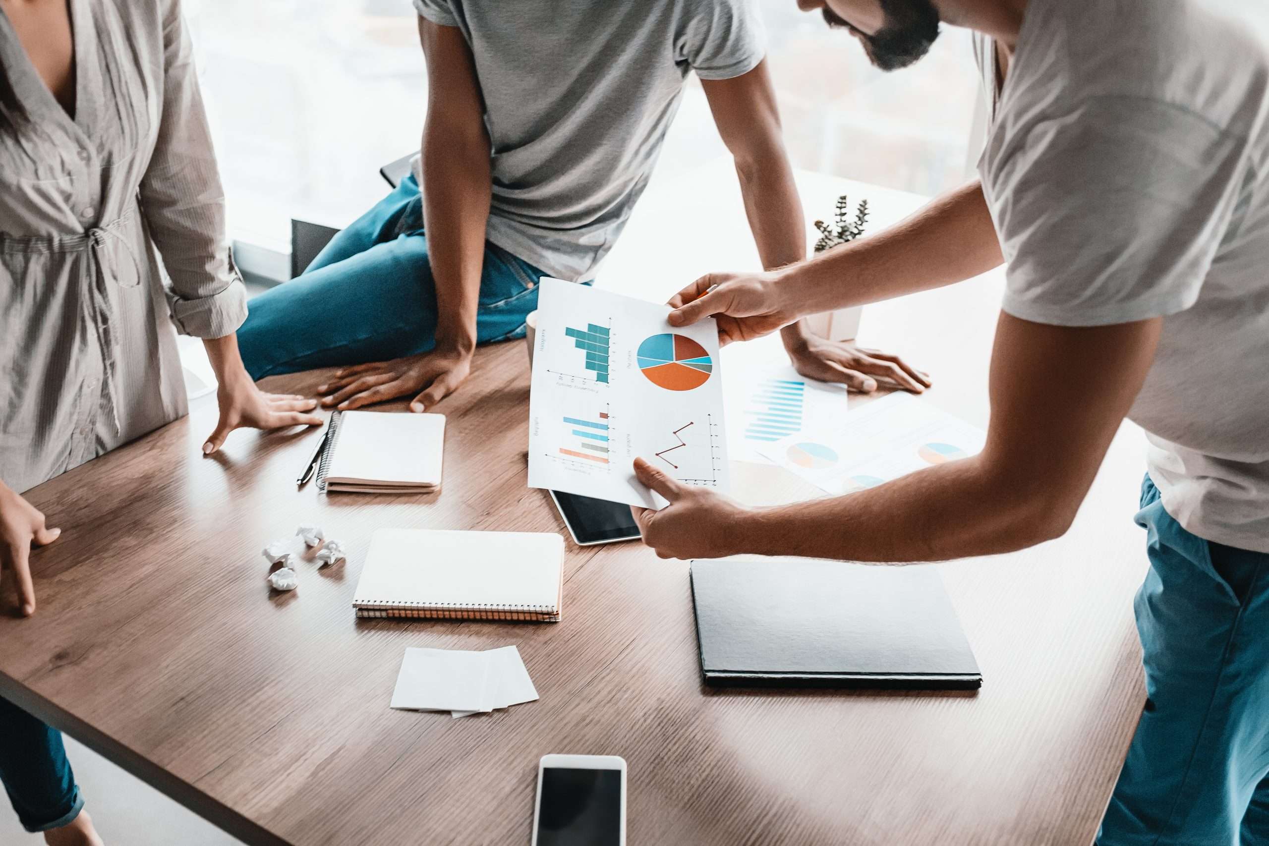 Como Escolher um CRM: O Que Você Deve Considerar? Como Escolher um CRM: O Que Você Deve Considerar?